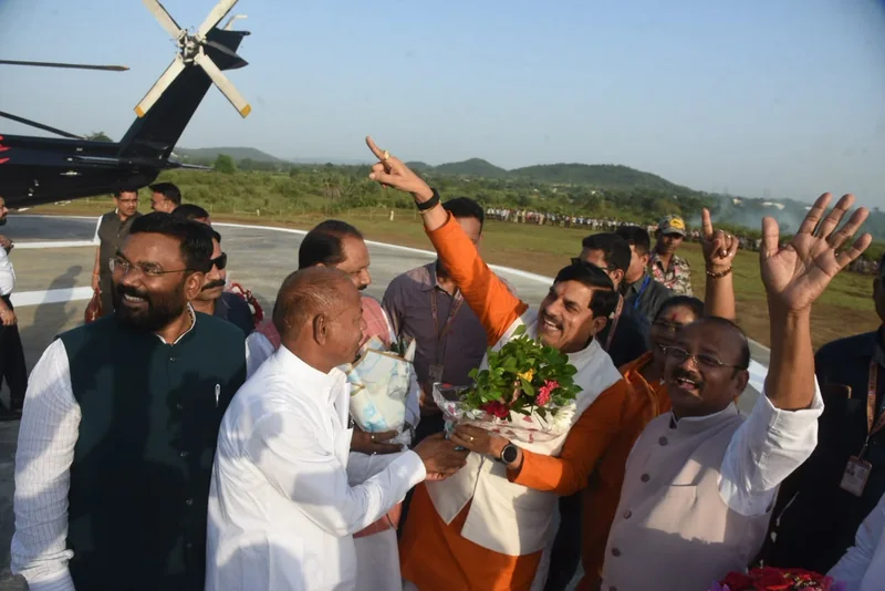 मुख्यमंत्री डॉ. यादव का मंडला पहुँचने पर किया गया आत्मीय स्वागत