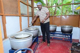 पारंपरिक कौशल से ग्रामीण उद्यमों तक: केवीआईसी ग्रामीण भारत में रच रहा आजीविका के नए अवसर